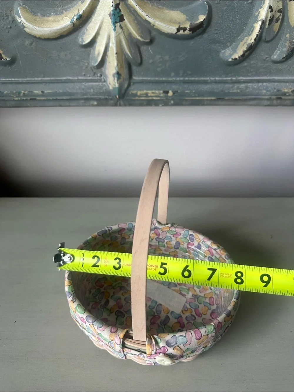 Longaberger 2002 white wash wasted basket with green jelly bean liner protector